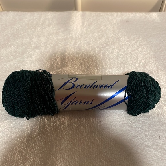 Vintage BRENTWOOD Yarn 5 Skeins 300 Yards  Green Onyx Made in America - Picture 3 of 8
